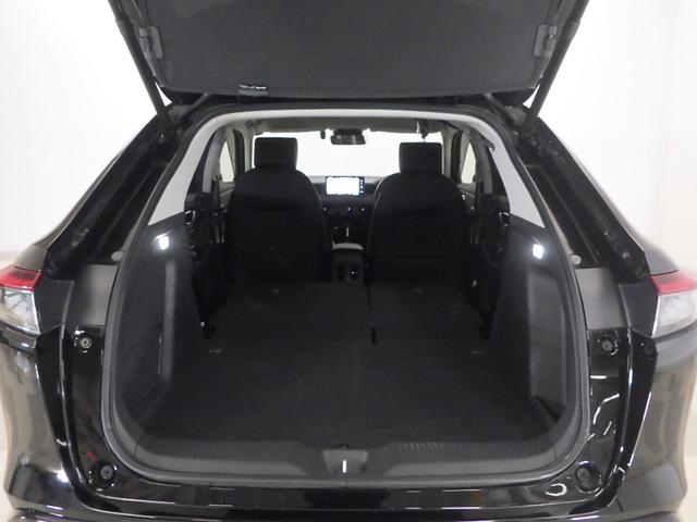 ヴェゼル ｅ：ＨＥＶＺ　禁煙・コネクトディスプレイ・マルチビュー・ＬＥＤ・オートライト・ＥＴＣ・前席ヒーター・Ｄレコ・ブラインドスポット・パワーテールゲート・革巻・パドル・ステアリングヒーター・後退出庫サポート・１８ＡＷ（21枚目）