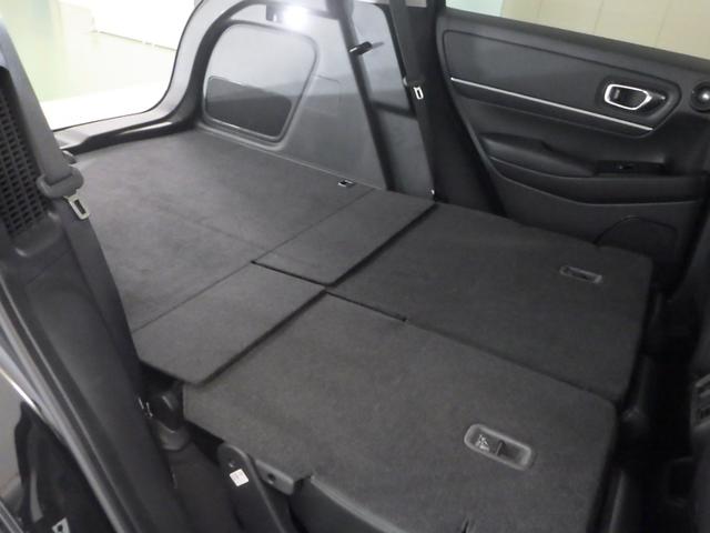 ヴェゼル ｅ：ＨＥＶＺ　禁煙・コネクトディスプレイ・マルチビュー・ＬＥＤ・オートライト・ＥＴＣ・前席ヒーター・Ｄレコ・ブラインドスポット・パワーテールゲート・革巻・パドル・ステアリングヒーター・後退出庫サポート・１８ＡＷ（22枚目）