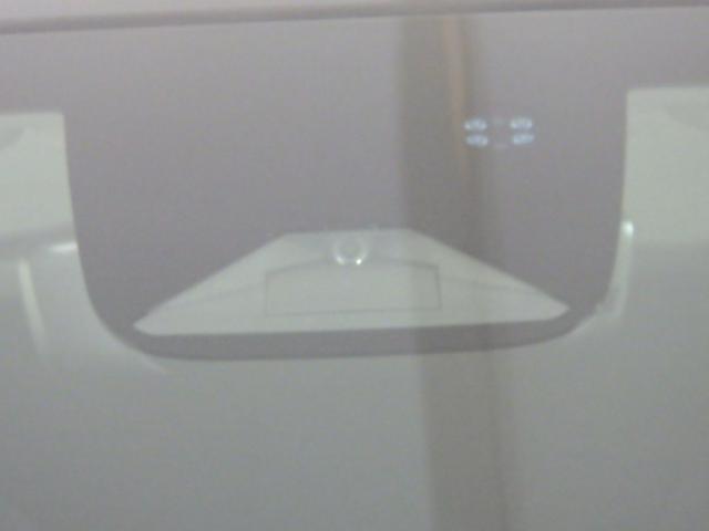 ヴェゼル ｅ：ＨＥＶＺ　禁煙・コネクトディスプレイ・マルチビュー・ＬＥＤ・オートライト・ＥＴＣ・前席ヒーター・Ｄレコ・ブラインドスポット・パワーテールゲート・革巻・パドル・ステアリングヒーター・後退出庫サポート・１８ＡＷ（28枚目）