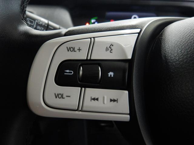 フィット ｅ：ＨＥＶホーム　禁煙車・元デモカー・コネクトディスプレイ・Ｒカメラ・ＬＥＤ・オートライト・ＥＴＣ・革巻・フルオートエアコン・電子パーキングブレーキ・コンビシート・　前後誤発進抑制機能　クリソナ　助手席エアバッグ（8枚目）