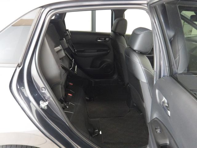 フィット ｅ：ＨＥＶホーム　禁煙車・元デモカー・コネクトディスプレイ・Ｒカメラ・ＬＥＤ・オートライト・ＥＴＣ・革巻・フルオートエアコン・電子パーキングブレーキ・コンビシート・　前後誤発進抑制機能　クリソナ　助手席エアバッグ（21枚目）