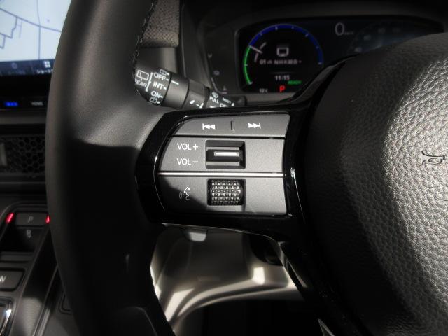 �n���h���ɃI�[�f�B�I�̑���X�C�b�`����������Ă��܂��I������O������O�����n���h�������𗣂����ɑ���ł���̂łƂ��Ă����S�ł��ˁ�