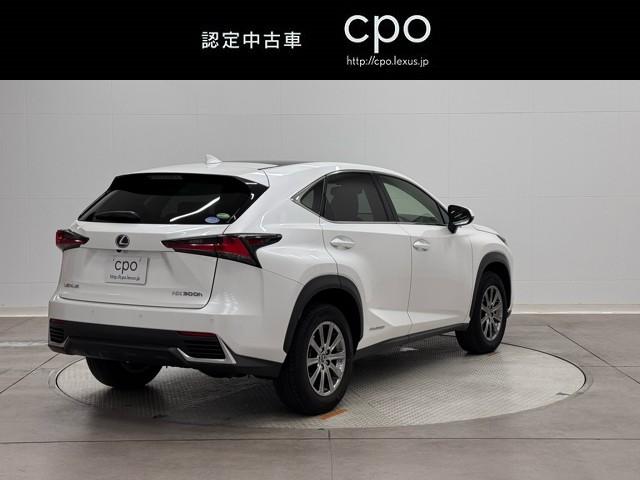 ＮＸ ＮＸ３００ｈ　Ｉパッケージ　ナビ＆ＴＶ　１オーナー　地デジフルセグＴＶ　パノラマガラスルーフ　アルミホイール　キーレス　Ｂカメラ　ミュージックプレイヤー接続可　メモリーナビ　オ－トエアコン　横滑り防止装置　ＬＥＤヘッドランプ（4枚目）