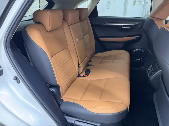 ＮＸ ＮＸ３００ｈ　Ｉパッケージ　ナビ＆ＴＶ　１オーナー　地デジフルセグＴＶ　パノラマガラスルーフ　アルミホイール　キーレス　Ｂカメラ　ミュージックプレイヤー接続可　メモリーナビ　オ－トエアコン　横滑り防止装置　ＬＥＤヘッドランプ（18枚目）