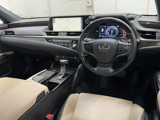 ＥＳ ＥＳ３００ｈ　バージョンＬ　フルセグ地デジＴＶ　黒革シート　ナビ＆ＴＶ　ワンオーナー　ＥＴＣ　横滑り防止装置　ＬＥＤ　スマートキー　ミュージックプレイヤー接続可　エアバッグ　パワーシート　アルミホイール　バックモニター　エアコン（6枚目）