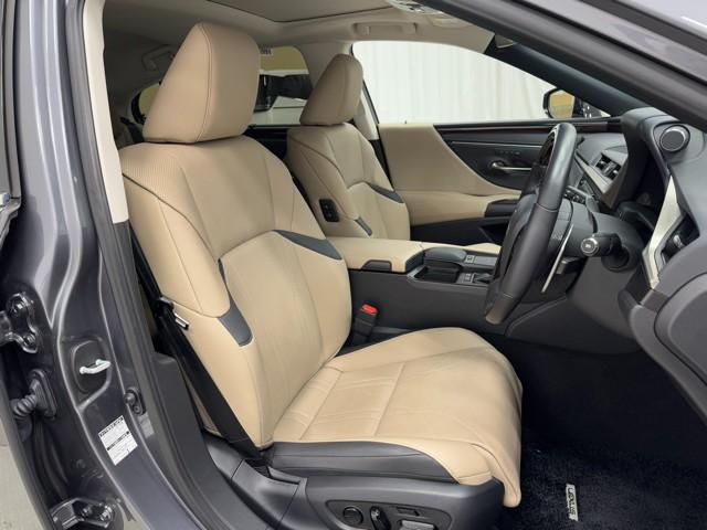 ＥＳ ＥＳ３００ｈ　バージョンＬ　フルセグ地デジＴＶ　黒革シート　ナビ＆ＴＶ　ワンオーナー　ＥＴＣ　横滑り防止装置　ＬＥＤ　スマートキー　ミュージックプレイヤー接続可　エアバッグ　パワーシート　アルミホイール　バックモニター　エアコン（17枚目）