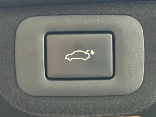 ＥＳ ＥＳ３００ｈ　バージョンＬ　フルセグ地デジＴＶ　黒革シート　ナビ＆ＴＶ　ワンオーナー　ＥＴＣ　横滑り防止装置　ＬＥＤ　スマートキー　ミュージックプレイヤー接続可　エアバッグ　パワーシート　アルミホイール　バックモニター　エアコン（19枚目）