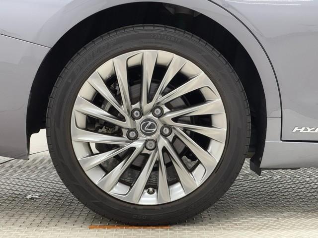 ＥＳ ＥＳ３００ｈ　バージョンＬ　フルセグ地デジＴＶ　黒革シート　ナビ＆ＴＶ　ワンオーナー　ＥＴＣ　横滑り防止装置　ＬＥＤ　スマートキー　ミュージックプレイヤー接続可　エアバッグ　パワーシート　アルミホイール　バックモニター　エアコン（20枚目）