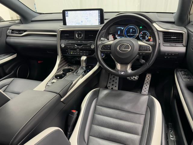 ＲＸ ＲＸ４５０ｈ　Ｆスポーツ　メモリ－ナビ　追従式クルコン　パノラマガラスルーフ　オートエアコン　ＴＶナビ　バックモニター　ＡＢＳ　盗難防止装置　パワステ　ＥＴＣ車載器　エアバッグ　ＤＶＤ再生　革　地デジ　横滑り防止　キーレスゴー（6枚目）