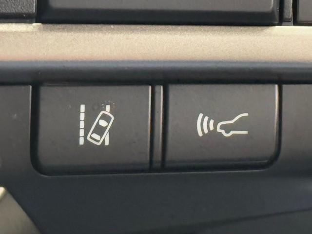 ＲＸ ＲＸ４５０ｈ　Ｆスポーツ　メモリ－ナビ　追従式クルコン　パノラマガラスルーフ　オートエアコン　ＴＶナビ　バックモニター　ＡＢＳ　盗難防止装置　パワステ　ＥＴＣ車載器　エアバッグ　ＤＶＤ再生　革　地デジ　横滑り防止　キーレスゴー（12枚目）