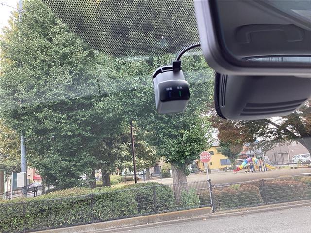 セレナ ｅ－パワー　ＸＶ　ワンオーナー／フリップダウン／プロパイ　ブルートゥース　ＶＤＣ　ダブルエアコン　全方位モニタ　両側パワースライドドア　ＤＶＤ再生　３列シート　ワンオーナー車　ＥＴＣ　レーダークルーズコントロール（6枚目）
