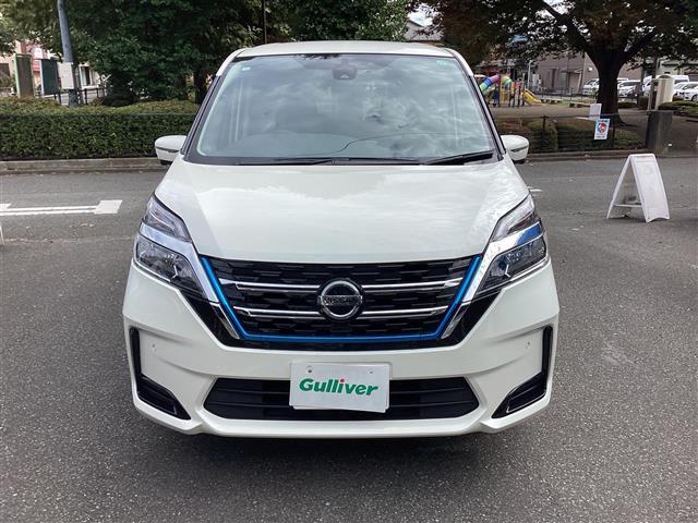 セレナ ｅ－パワー　ＸＶ　ワンオーナー／フリップダウン／プロパイ　ブルートゥース　ＶＤＣ　ダブルエアコン　全方位モニタ　両側パワースライドドア　ＤＶＤ再生　３列シート　ワンオーナー車　ＥＴＣ　レーダークルーズコントロール（15枚目）