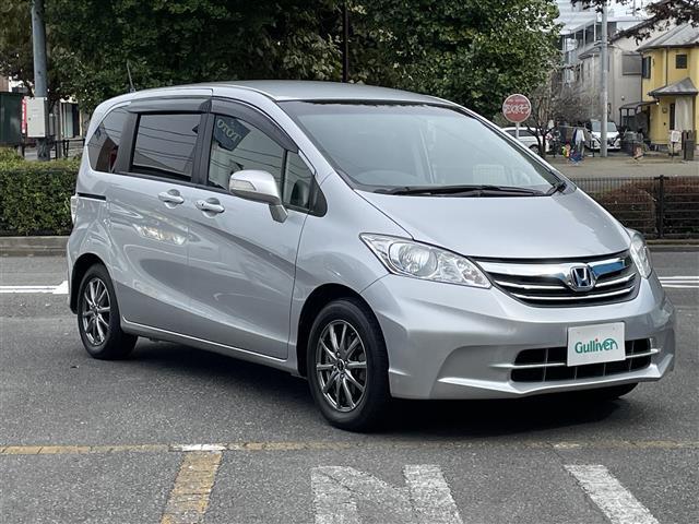 フリード G ジャストセレクション カーナビ 両側Pスライドドア Bモニター スマトキー 助手席エアバッグ AUTOエアコン パワステ SD ETC 運転席エアバッグ PW ABS 3列シート クルーズコントロール キ-レス(3枚目)