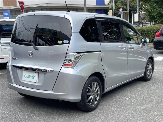 フリード G ジャストセレクション カーナビ 両側Pスライドドア Bモニター スマトキー 助手席エアバッグ AUTOエアコン パワステ SD ETC 運転席エアバッグ PW ABS 3列シート クルーズコントロール キ-レス(6枚目)