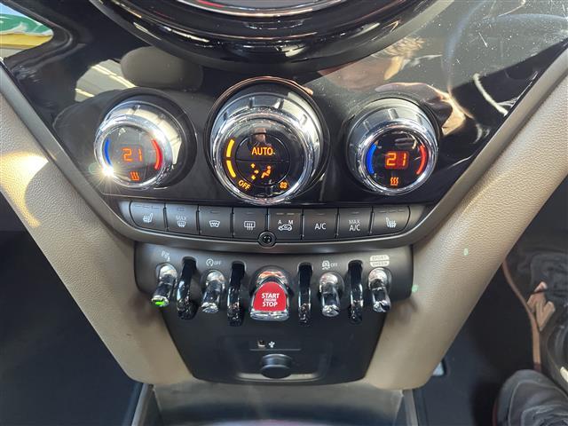 ＭＩＮＩ ジョンクーパーワークス　クロスオーバー　スマキー　ドラレコ　衝突被害軽減システム　ＬＥＤヘッド　パワーシート　アイドリングストップ　Ｂカメラ　パワーバックドア　ＨＤＤナビ　ＥＴＣ　シートヒーター　４ＷＤ　ナビ　オートクルーズコントロール（20枚目）