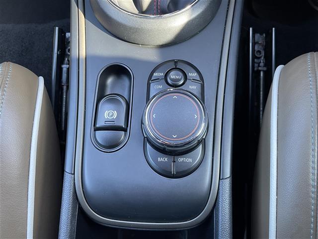 ＭＩＮＩ ジョンクーパーワークス　クロスオーバー　スマキー　ドラレコ　衝突被害軽減システム　ＬＥＤヘッド　パワーシート　アイドリングストップ　Ｂカメラ　パワーバックドア　ＨＤＤナビ　ＥＴＣ　シートヒーター　４ＷＤ　ナビ　オートクルーズコントロール（22枚目）