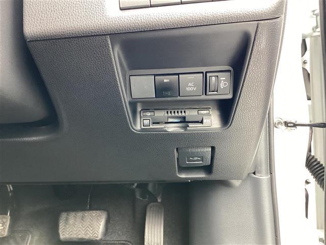 アクア Ｚ　ワンオーナー／１０．５インチディスプレイ　Ｂｌｕｅｔｏｏｔｈ音楽　ＬＥＤヘッドライト　スマートキー　１００Ｖ電源　フルセグＴＶ　エアコン　ＥＳＣ　ナビ＆ＴＶ　カーテンエアバッグ　ＥＴＣ　キーレス（4枚目）