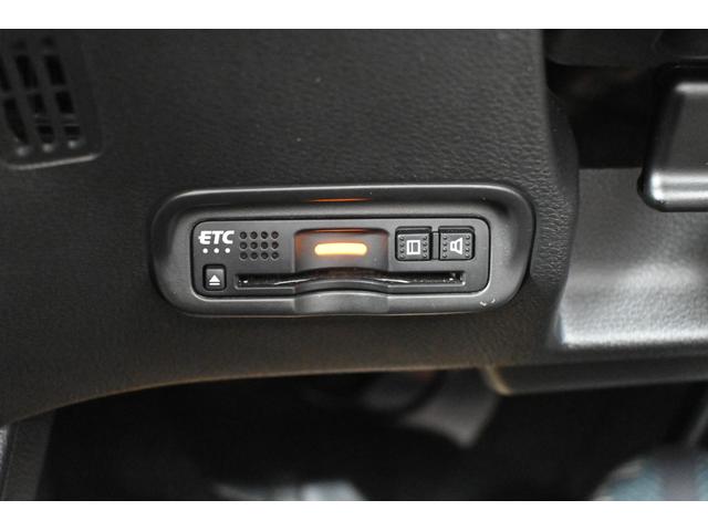 ヴェゼル ハイブリッドZ・ホンダセンシング 純正8INナビ Rカメラ ETC FRドラレコ シートヒーター アルミホイール LEDライト レーダーサポート 1オーナ- DVD再生機能 整備記録簿 横滑り防止システム バックアイカメラ フルセ(14枚目)
