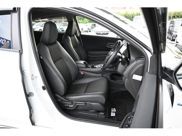 ヴェゼル ハイブリッドZ・ホンダセンシング 純正8INナビ Rカメラ ETC FRドラレコ シートヒーター アルミホイール LEDライト レーダーサポート 1オーナ- DVD再生機能 整備記録簿 横滑り防止システム バックアイカメラ フルセ(17枚目)