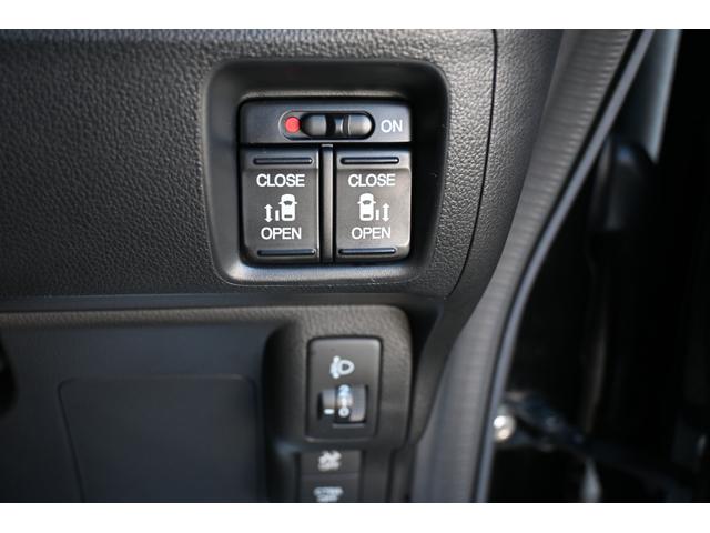 N-BOX GSSパッケージ 追突軽減ブレーキ 純正ナビ ワンセグ Rカメラ ETC アルミホイール 両側Pスライドドア W電動ドア Iストップ ブレーキサポート ダブルエアバック TVナビ サイドカーテンエアバック 点検記録簿(15枚目)