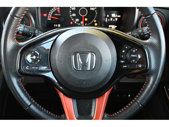 一体感をもたらせる　ステアリングスイッチ