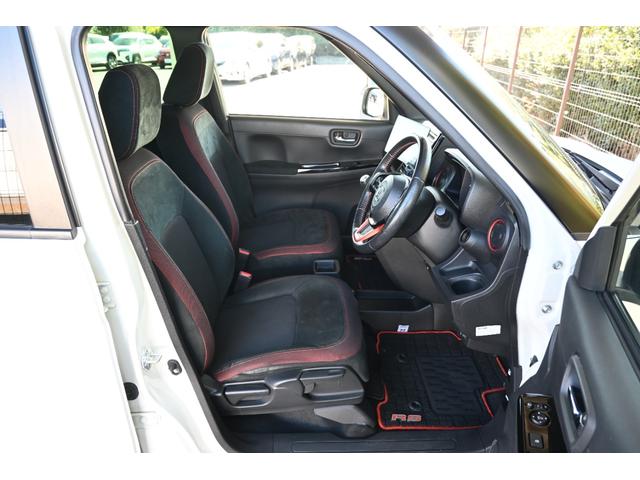 ハイトアジャスターとチルトステアリングでポジションもばっちり