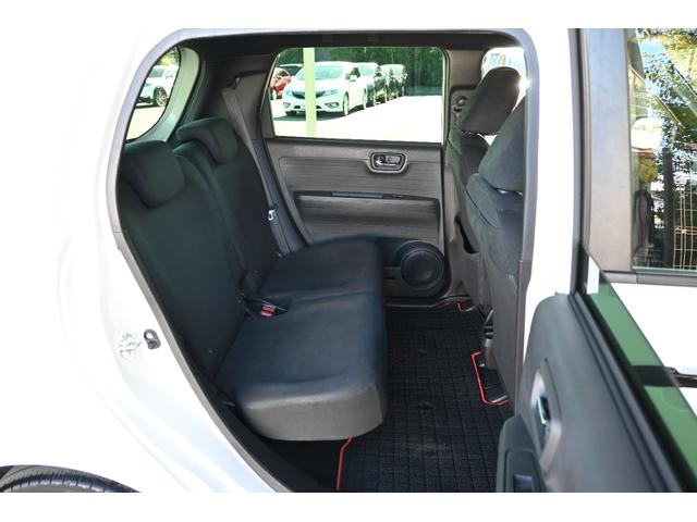 ゆったりとした乗り心地　シートは柔らかく質感高く