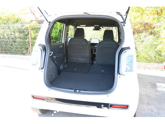 たためば広く使える　カーゴスペース