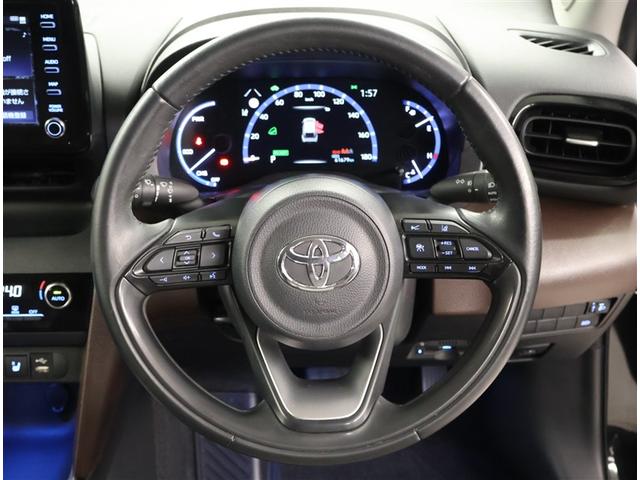 ヤリスクロス ハイブリッドZ クルーズC 横滑防止装置 リアカメラ LEDライト メモリーナビゲーション 点検記録簿 盗難防止装置 電動シート AW キーレス スマートキー ABS ナビ 4WD ETC エアバッグ エアコン(6枚目)