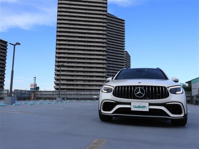 ＧＬＣ ＧＬＣ６３　Ｓ　４マチック＋　ダイヤモンドホワイト　サンルーフ　コンフォートパッケージ　ＡＭＧフロアマット　黒革シート　ヒーター　エアーシート　ディーラー記録簿　Ｒ３．４　スペアキー　ＴＶキャンセラー　フルセグＴＶ　３６０ビュー（6枚目）