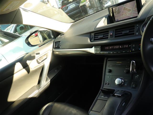 CT CT200h クリエイティブ テキスタイルインテリア ブラックレザーシート ヒーター パドルシフト LEDヘッドライト クルーズコントロール AC100V 純正ナビ バックカメラ フルセグTV Bluetooth ETC Bluetooth接続 地デジ(31枚目)