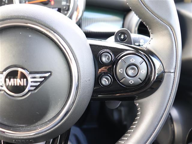 ＭＩＮＩ クーパーＳＤ　６０イヤーズエディション　ワンオーナー　前後ドラレコ　茶側シート　シートヒーター　バックカメラ　Ｂｌｕｅｔｏｏｔｈオーディオ対応　ミラーＥＴＣ　ＦＲクリアランスソナー　アダプティブクルーズ　記録簿（Ｒ２．３．４．５．６．７）　（19枚目）