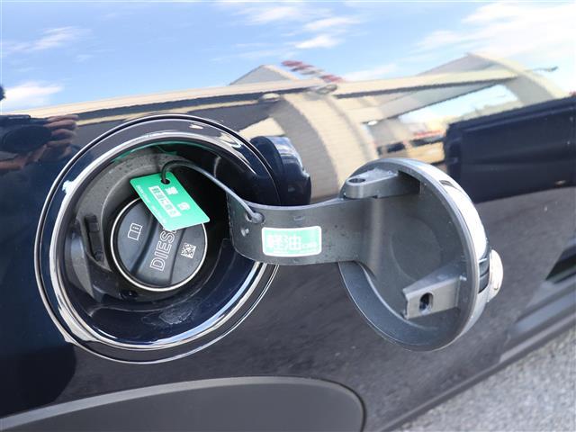 ＭＩＮＩ クーパーＳＤ　６０イヤーズエディション　ワンオーナー　前後ドラレコ　茶側シート　シートヒーター　バックカメラ　Ｂｌｕｅｔｏｏｔｈオーディオ対応　ミラーＥＴＣ　ＦＲクリアランスソナー　アダプティブクルーズ　記録簿（Ｒ２．３．４．５．６．７）　（29枚目）