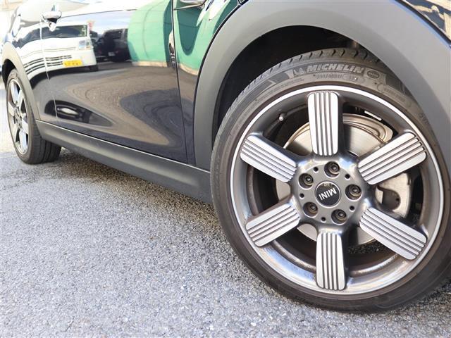 ＭＩＮＩ クーパーＳＤ　６０イヤーズエディション　ワンオーナー　前後ドラレコ　茶側シート　シートヒーター　バックカメラ　Ｂｌｕｅｔｏｏｔｈオーディオ対応　ミラーＥＴＣ　ＦＲクリアランスソナー　アダプティブクルーズ　記録簿（Ｒ２．３．４．５．６．７）　（38枚目）