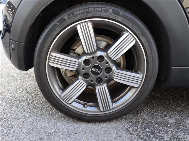 ＭＩＮＩ クーパーＳＤ　６０イヤーズエディション　ワンオーナー　前後ドラレコ　茶側シート　シートヒーター　バックカメラ　Ｂｌｕｅｔｏｏｔｈオーディオ対応　ミラーＥＴＣ　ＦＲクリアランスソナー　アダプティブクルーズ　記録簿（Ｒ２．３．４．５．６．７）　（39枚目）