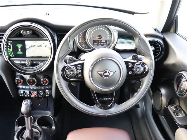 ＭＩＮＩ クーパーＳＤ　６０イヤーズエディション　ワンオーナー　前後ドラレコ　茶側シート　シートヒーター　バックカメラ　Ｂｌｕｅｔｏｏｔｈオーディオ対応　ミラーＥＴＣ　ＦＲクリアランスソナー　アダプティブクルーズ　記録簿（Ｒ２．３．４．５．６．７）　（42枚目）