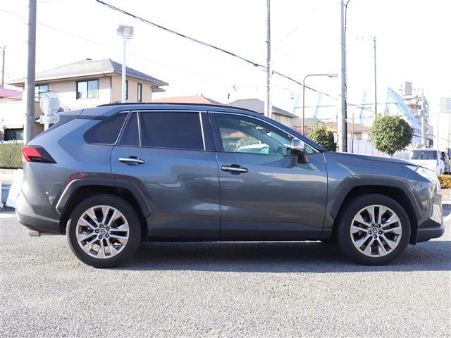 ＲＡＶ４ Ｇ　Ｚパッケージ　パワーリアゲート　インテリジェントクリアランスソナー　Ｂトゥース　ＬＤＡ　オートマチックハイビーム　ＡＷＤ　ＬＥＤライト　ＵＳＢ接続　オートクルーズ　横滑り防止装置　バックガイドモニター　ナビ　ＡＢＳ（5枚目）
