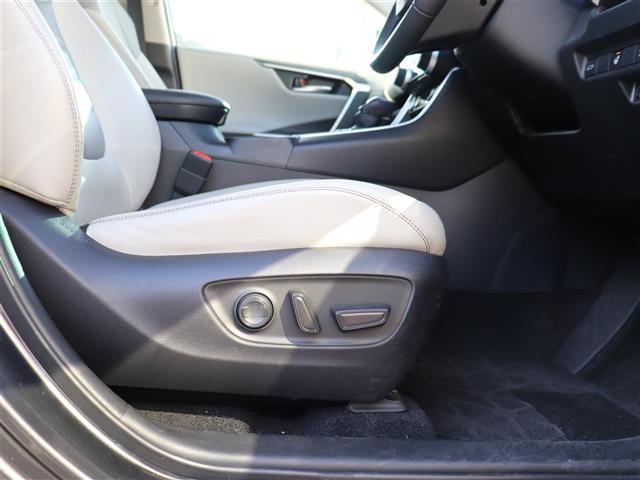 ＲＡＶ４ Ｇ　Ｚパッケージ　パワーリアゲート　インテリジェントクリアランスソナー　Ｂトゥース　ＬＤＡ　オートマチックハイビーム　ＡＷＤ　ＬＥＤライト　ＵＳＢ接続　オートクルーズ　横滑り防止装置　バックガイドモニター　ナビ　ＡＢＳ（13枚目）