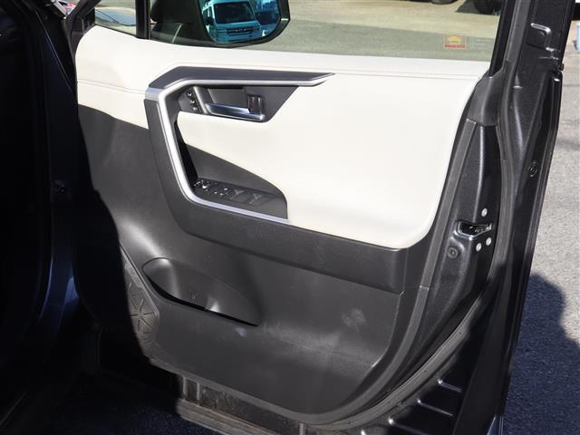 ＲＡＶ４ Ｇ　Ｚパッケージ　パワーリアゲート　インテリジェントクリアランスソナー　Ｂトゥース　ＬＤＡ　オートマチックハイビーム　ＡＷＤ　ＬＥＤライト　ＵＳＢ接続　オートクルーズ　横滑り防止装置　バックガイドモニター　ナビ　ＡＢＳ（14枚目）