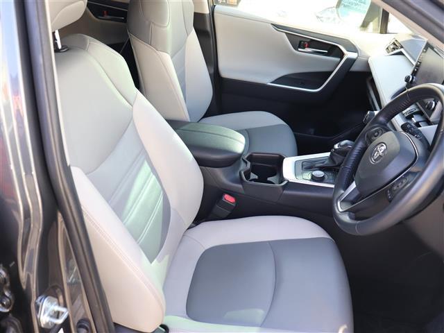 ＲＡＶ４ Ｇ　Ｚパッケージ　パワーリアゲート　インテリジェントクリアランスソナー　Ｂトゥース　ＬＤＡ　オートマチックハイビーム　ＡＷＤ　ＬＥＤライト　ＵＳＢ接続　オートクルーズ　横滑り防止装置　バックガイドモニター　ナビ　ＡＢＳ（18枚目）