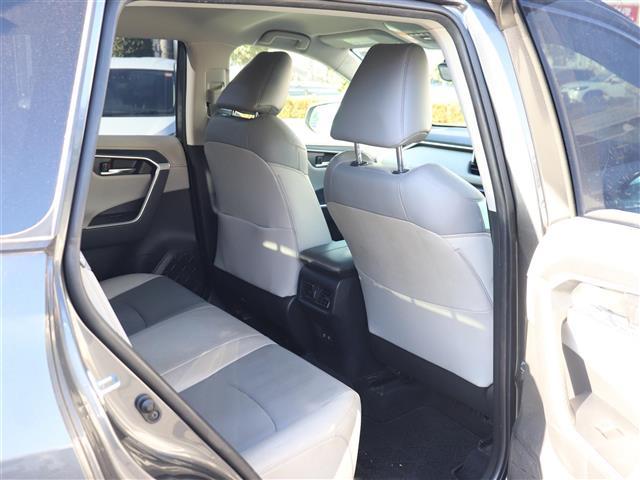 ＲＡＶ４ Ｇ　Ｚパッケージ　パワーリアゲート　インテリジェントクリアランスソナー　Ｂトゥース　ＬＤＡ　オートマチックハイビーム　ＡＷＤ　ＬＥＤライト　ＵＳＢ接続　オートクルーズ　横滑り防止装置　バックガイドモニター　ナビ　ＡＢＳ（31枚目）