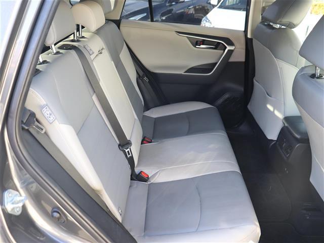 ＲＡＶ４ Ｇ　Ｚパッケージ　パワーリアゲート　インテリジェントクリアランスソナー　Ｂトゥース　ＬＤＡ　オートマチックハイビーム　ＡＷＤ　ＬＥＤライト　ＵＳＢ接続　オートクルーズ　横滑り防止装置　バックガイドモニター　ナビ　ＡＢＳ（32枚目）