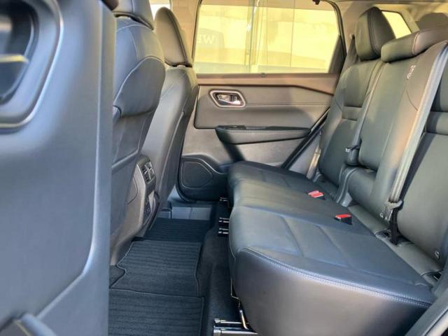 エクストレイル 4WD G e-4ORCE 新品タイヤ/サンルーフ/BOSE/保証書/純正 12.3インチ メモリーナビ/インテリジェントルームミラー/衝突安全装置/シートヒーター/全方位モニター/車線逸脱防止支援システム/シート 合皮 4WD(7枚目)