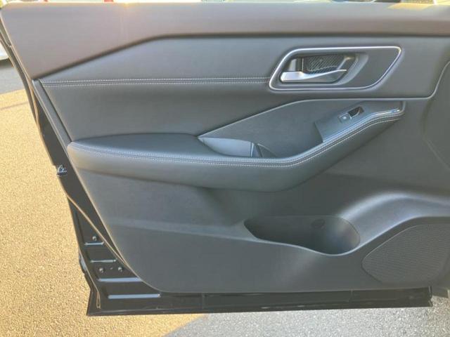 エクストレイル 4WD G e-4ORCE 新品タイヤ/サンルーフ/BOSE/保証書/純正 12.3インチ メモリーナビ/インテリジェントルームミラー/衝突安全装置/シートヒーター/全方位モニター/車線逸脱防止支援システム/シート 合皮 4WD(22枚目)