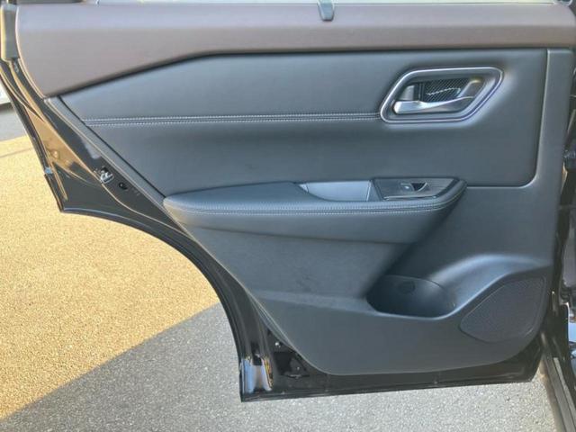 エクストレイル 4WD G e-4ORCE 新品タイヤ/サンルーフ/BOSE/保証書/純正 12.3インチ メモリーナビ/インテリジェントルームミラー/衝突安全装置/シートヒーター/全方位モニター/車線逸脱防止支援システム/シート 合皮 4WD(23枚目)