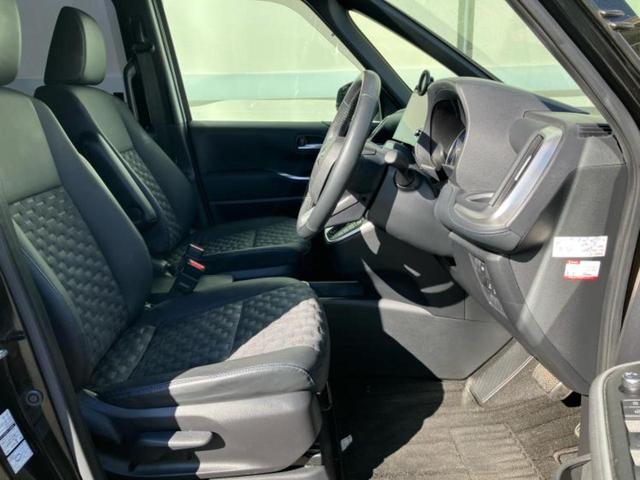 ヴォクシー ハイブリッドS-Z 新品タイヤ/保証書/ディスプレイオーディオ+ナビ10.5インチ/フリップダウンモニター 純正 14インチ/デジタルインナーミラー/衝突安全装置/両側電動スライドドア/シートヒーター バックカメラ(4枚目)