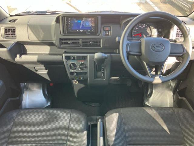 ハイゼットカーゴ デラックス　保証書／ディスプレイオーディオ／衝突安全装置／車線逸脱防止支援システム／Ｂｌｕｅｔｏｏｔｈ接続／ＥＢＤ付ＡＢＳ／横滑り防止装置／アイドリングストップ／禁煙車／エアバッグ　運転席／エアバッグ　助手席（9枚目）