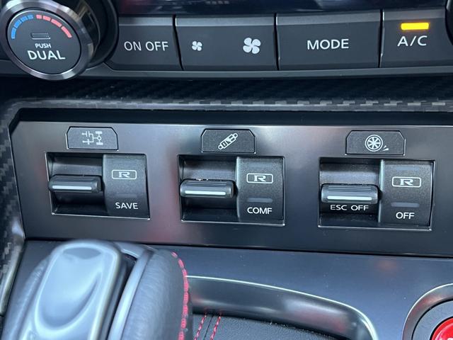 ＧＴ－Ｒ ブラックエディション　ドライカーボン製トランクリッド／リアスポイラー　ディーラー整備記録簿（Ｈ３１・Ｒ２・３・４・６）（34枚目）