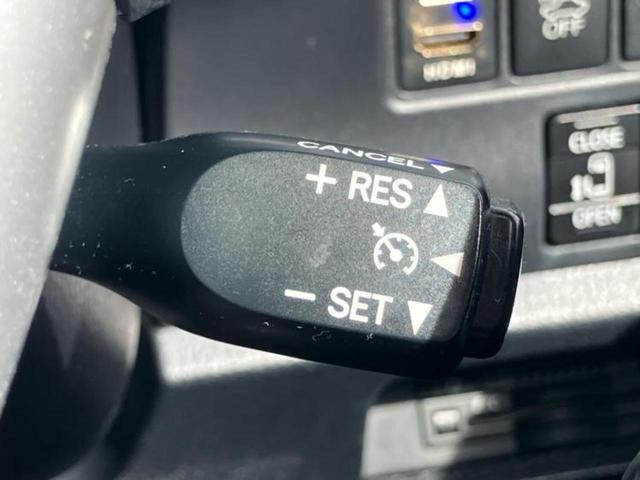 エスクァイア ハイブリッドGi 純正エアロ/保証書/純正 9インチ SDナビ/フリップダウンモニター/両側電動スライドドア/シートヒーター/ヘッドランプ LED/ETC/EBD付ABS/横滑り防止装置/アイドリングストップ 記録簿(41枚目)