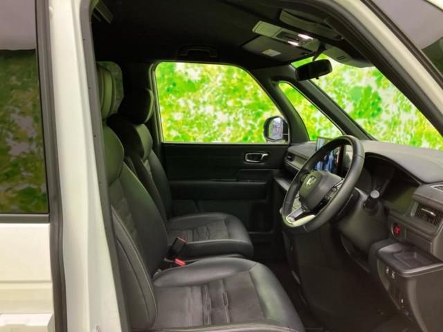 ステップワゴン ｅＨＥＶスパーダプレミアムライン　純正　１１インチ　ＳＤナビ／フリップダウンモニター　純正　１５．６インチ／衝突安全装置／両側電動スライドドア／シートヒーター／全方位モニター／車線逸脱防止支援システム／シート　ハーフレザー　禁煙車（4枚目）